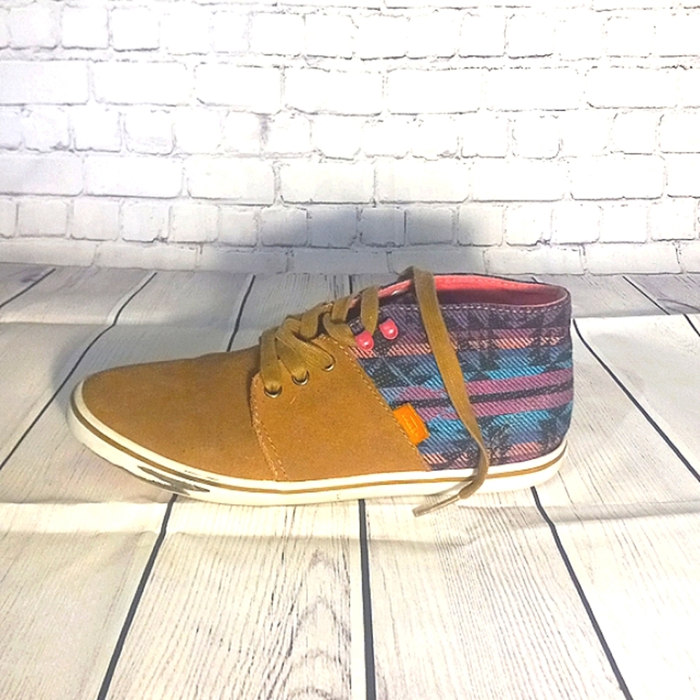 Vans - Picture 2 of 3